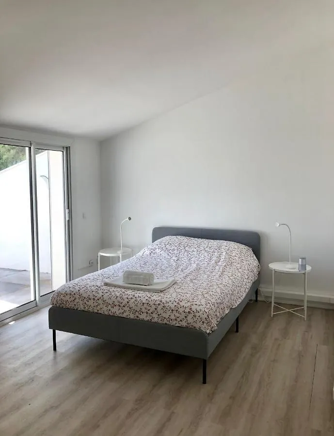 Hébergement de vacances Grande propriété avec Piscine et Terrain de tennis privés Les Lecques France